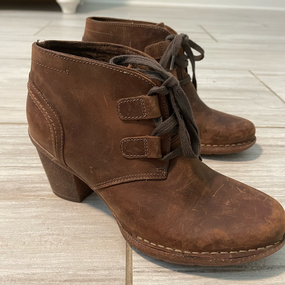 NWT Clark’s distress  ankle boots size 8 1/2